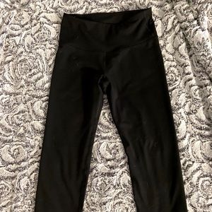 Old Navy Athletic Elevate Crop Leggings